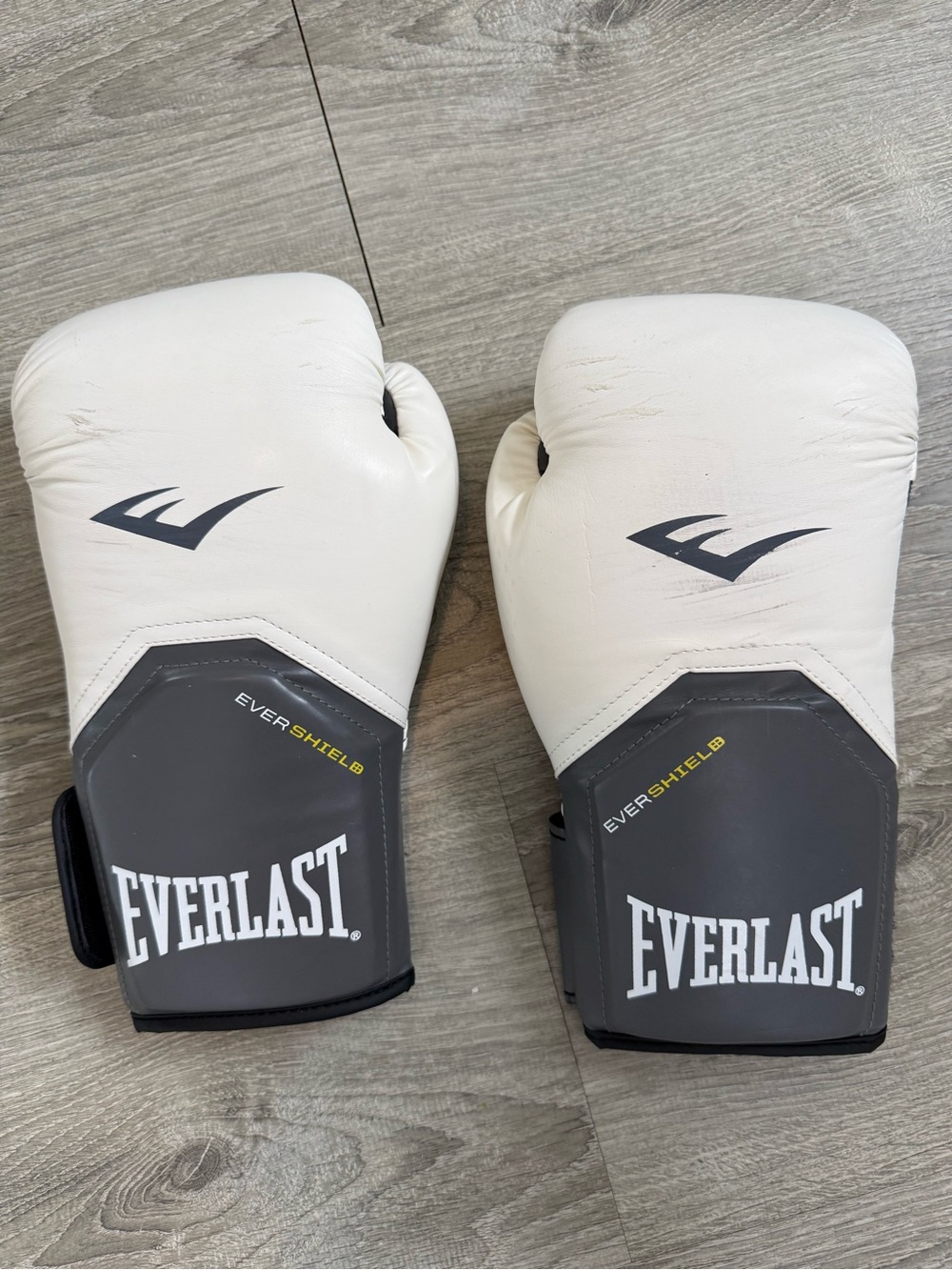 Everlast White and Gray Boxing Gloves 12oz